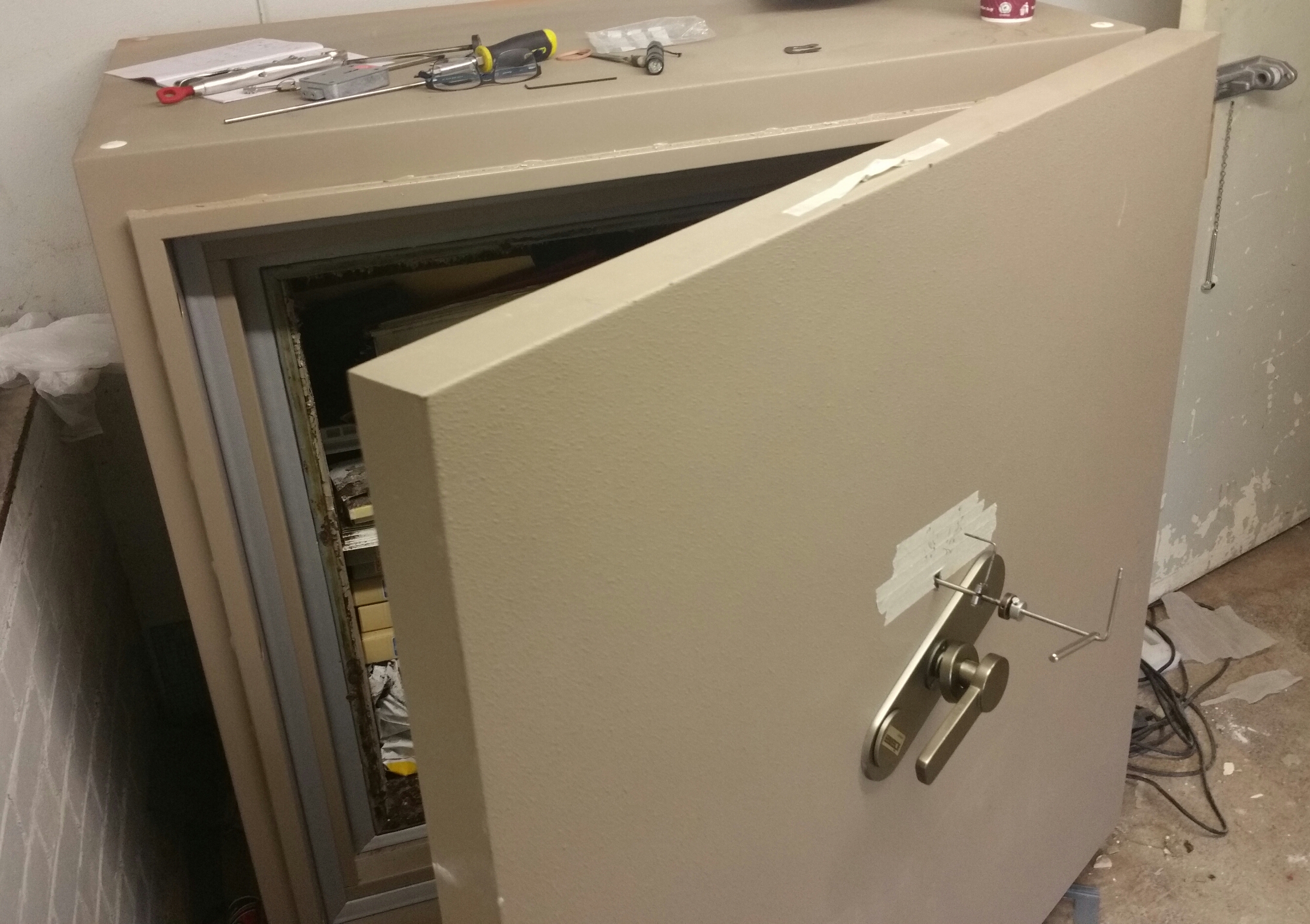 Bossinger Wertpanzer data safe opened by Alan Morgan Master Locksmiths in Sheffield