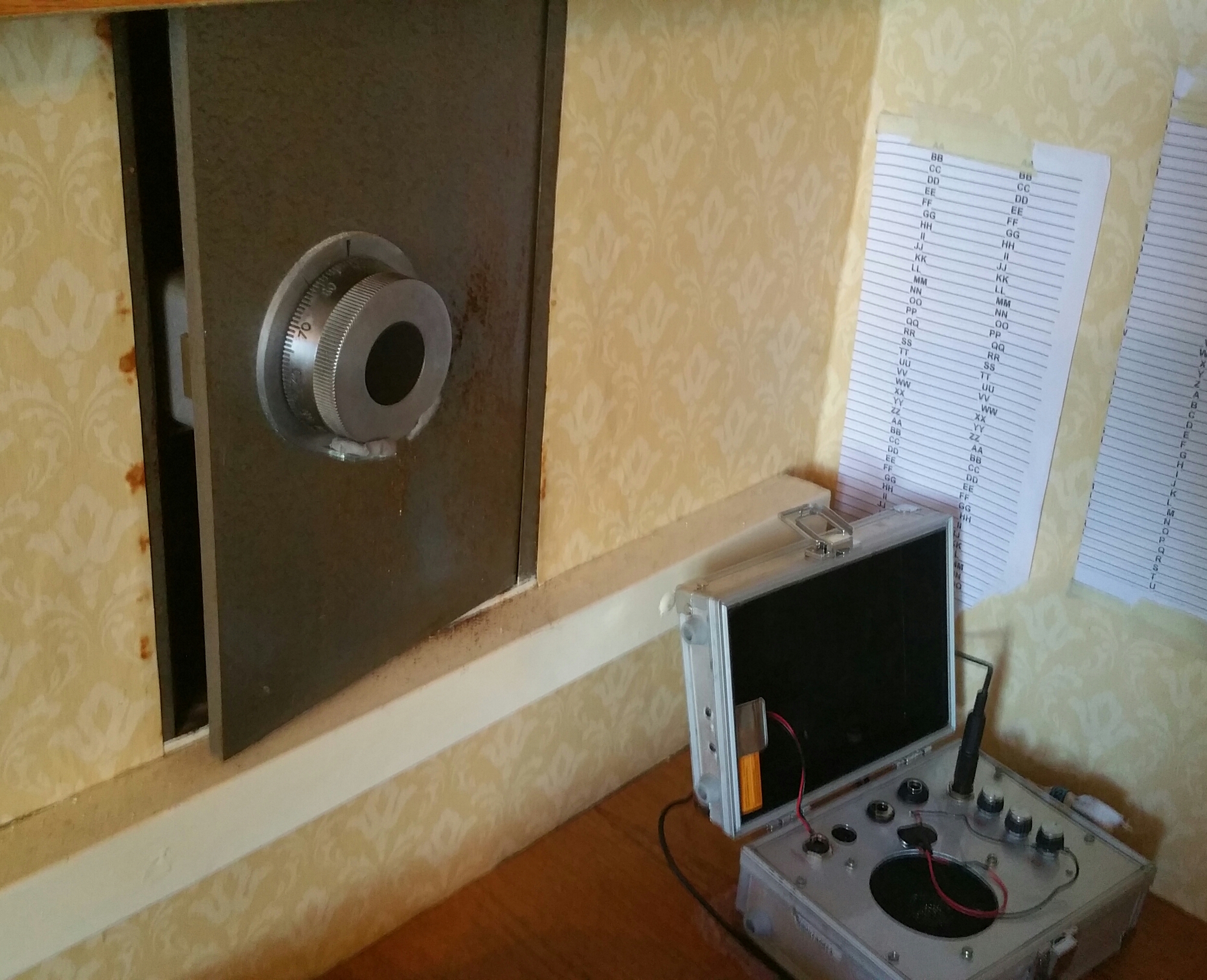 Chubb wall safe opened by Alan Morgan Master Locksmiths in Syston